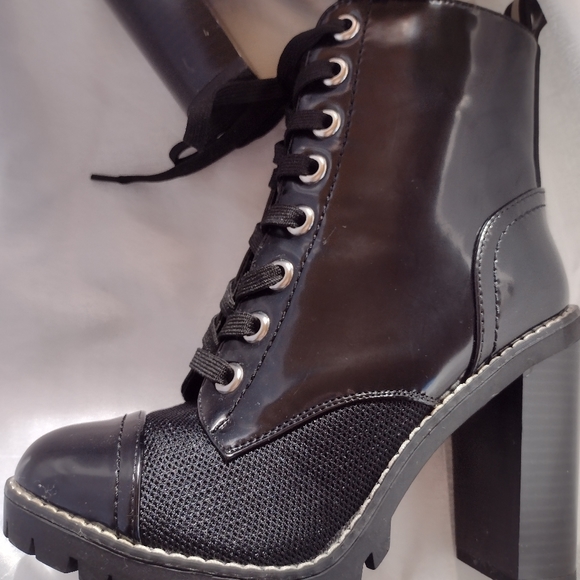 BCBG ENERATION Combat Booties - Picture 1 of 14
